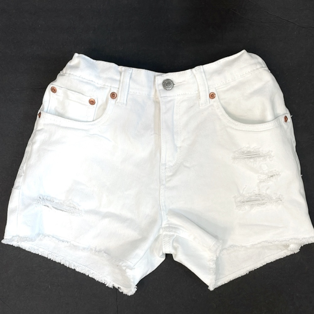 Levi’s girls white cut off denim shorts size 16